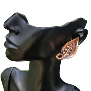 RAME' VINTAGE' COPPER LEAF STATEMENT CLIP ON EARRINGS